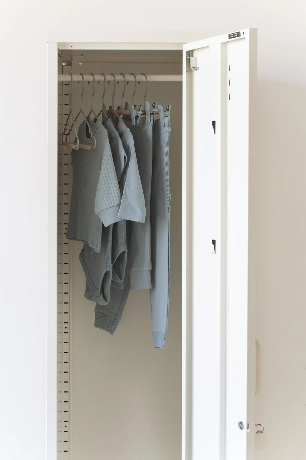 Kids Clip Hangers In Ocean
